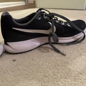 WOMENS NIKE ZOOM SIZE 8.5 SNEAKERS